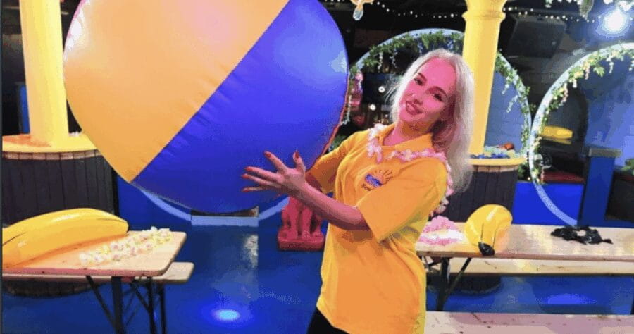 BENIDORM KARAOKE with Licky Vicky - Who Should Consider This Experience?