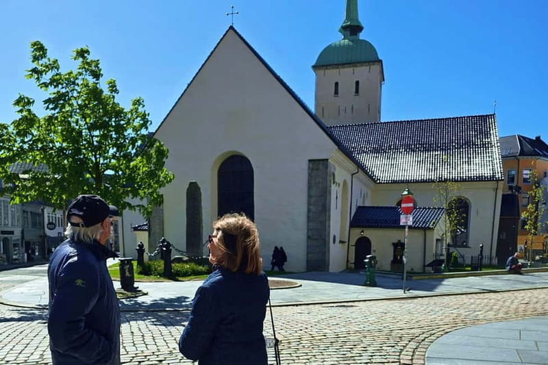 Bergen: Gondola to Mount Ulriken with Lunch & Local Guide - Ascending Mount Ulriken: Gondola Ride and Spectacular Views