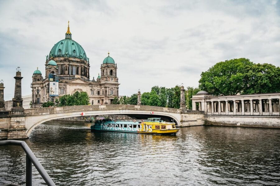 Berlin: 1-Hour City Sightseeing Cruise - Experiencing Berlin’s Highlights from the River Spree