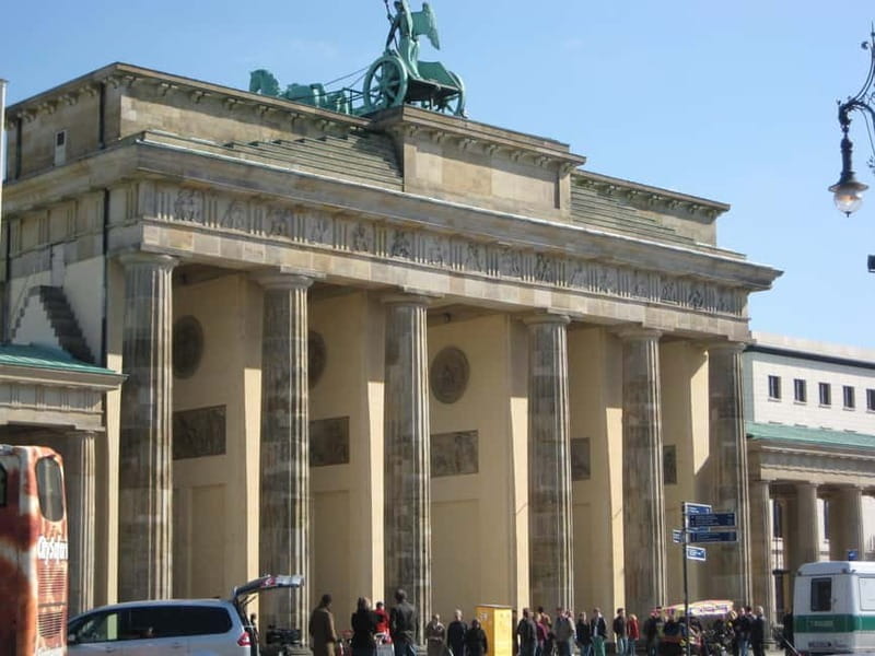 Berlin: 3-hour Driving Highlights Tour - Entering the World of Berlin in Three Hours