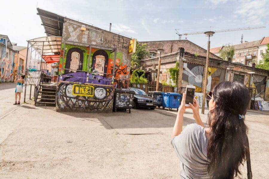 Berlin: Alternative Bike Tour of Kreuzberg & Friedrichshain - Discovering the Iconic East Side Gallery