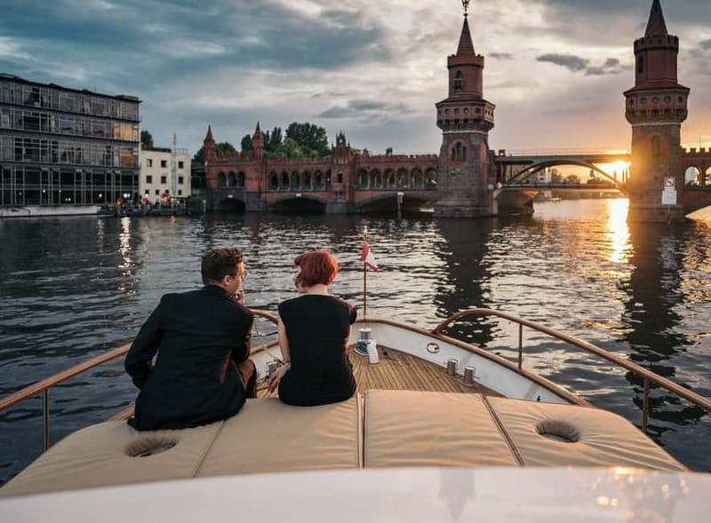 Berlin: Boat Sightseeing Tour on Electric Motor Yacht - The Yacht Experience: Vintage Meets Modern
