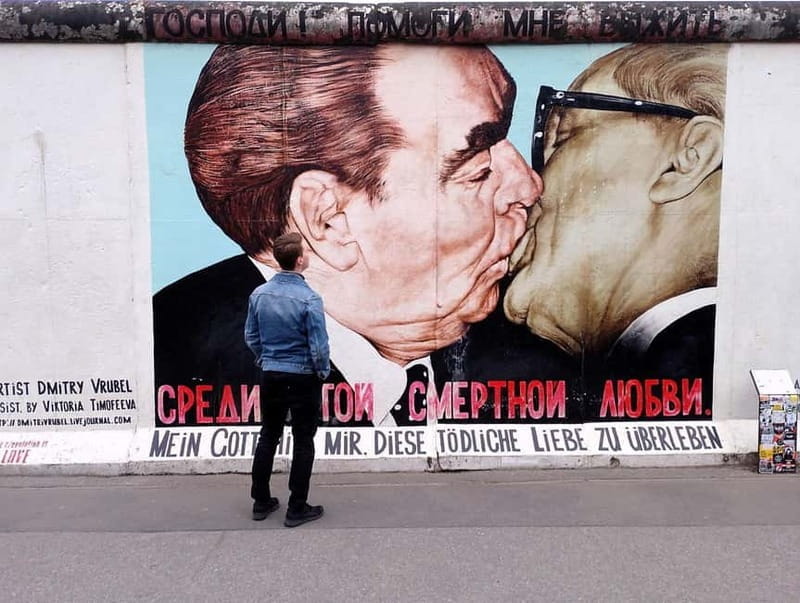 Berlin: East and West Wall Tour by Bike with a Guide - The Route: A Mix of Iconic Sights and Hidden Corners