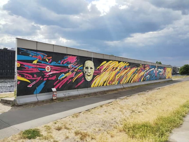 Berlin Friedrichshain: Urban Walk of Grit and Gentrification - Logistics, Duration, and Value