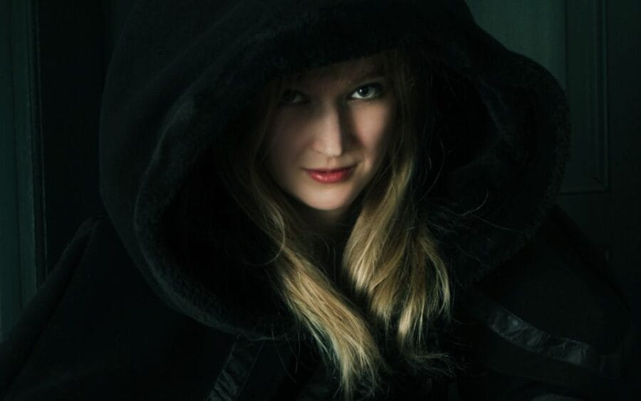 Berlin: Haunted Guided Live Theatre Tour in German - Who Should Consider This Tour