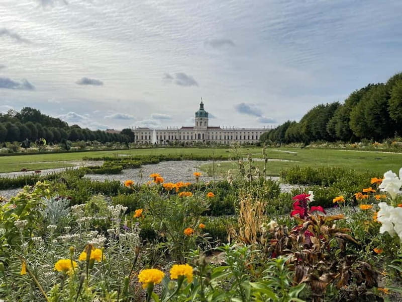 Berlin & Potsdam Palaces: From Kings to the Cold War - Exploring the Magnificent New Palace