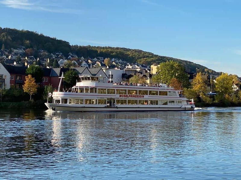 Bernkastel: 1-hour panoramic boat tour Lieser, Mülheim and back - Food and Drink: Local Wines and Snacks on Board
