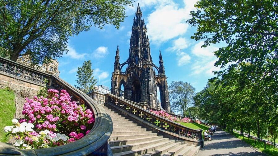 Best of Edinburgh: Private Walking Tour with a Local - What to Expect from the Tour Experience