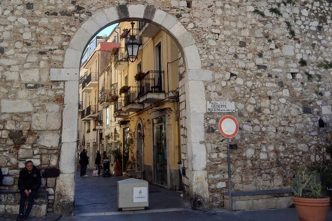 Best of Godfather and Taormina Tour with Street Food Tasting - The Logistics That Make It Work