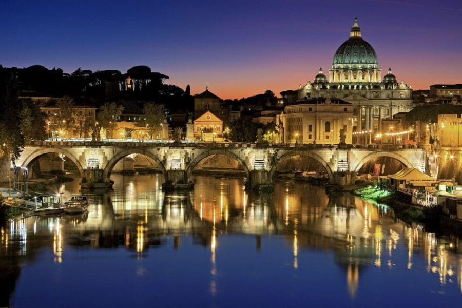 Best of Rome by Night Private Sightseeing Chauffeured Tour - Entering the Landmarks: What You’ll See and Feel