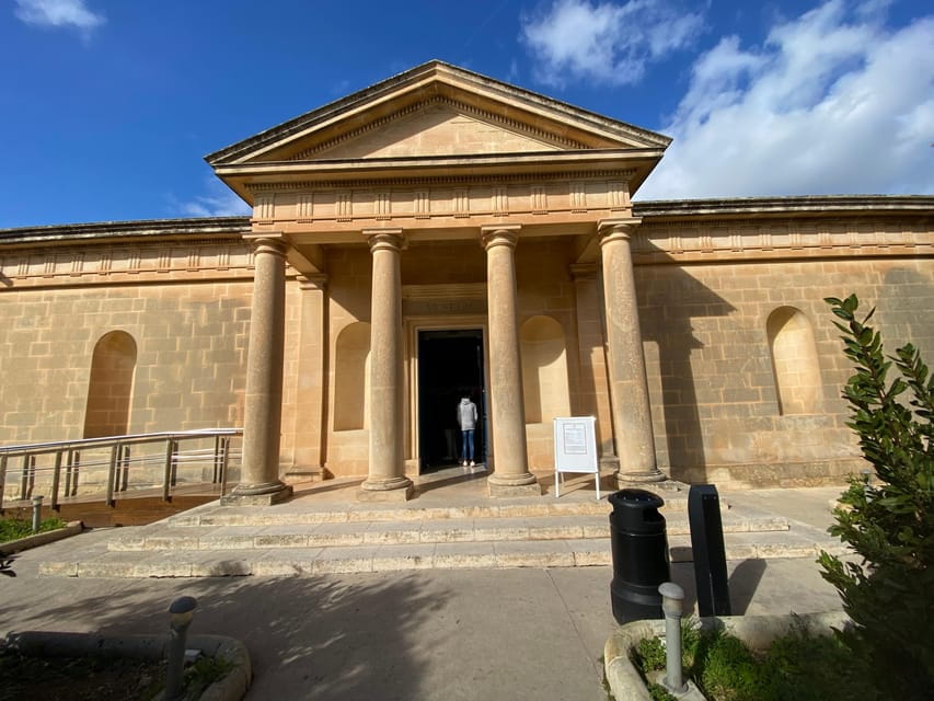 Between Creations and Miracles: Handicrafts and the Basilica of Mosta TOUR IN PORTUGUESE - Discovering Malta’s Artistic Heart at the Vila de Artesãos