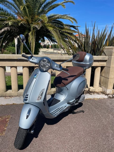 Biarritz: Vespa scooter rental for the day - Exploring Biarritz on a Vespa: A Practical and Stylish Choice