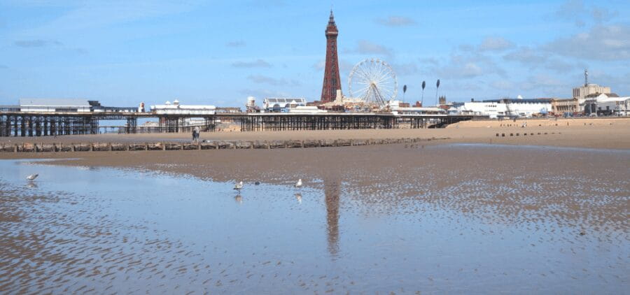 Blackpool Christmas Lights Walking Tour with an App - Why This Tour Appeals