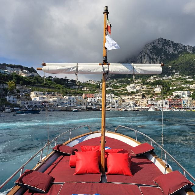 Boat tour of Capri to discover Capri 4 hours - The Sum Up: Is This Capri Boat Tour Right for You?