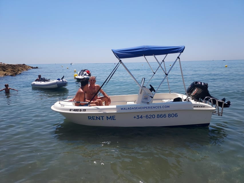 Boat without license for rent in Málaga Capital, Playa del Palo - Starting the Sea Adventure: Convenience and Accessibility