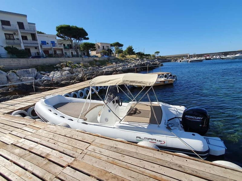 Boats and speed boats rental - Half Day (9:00-13:30) - The Boat and Equipment: Comfort and Simplicity