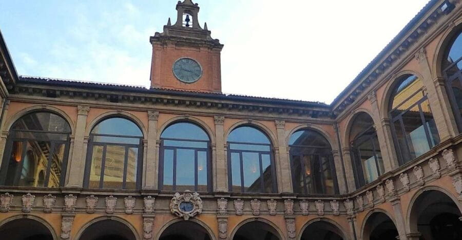 Bologna: Audio-Guided Archiginnasio Visit with Food Tasting - The Architectural Grandeur of the Palace