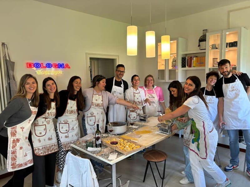 Bologna on the plate : grandma's recipes and secrets - A Full-Flavor Journey: From Pasta to Plates