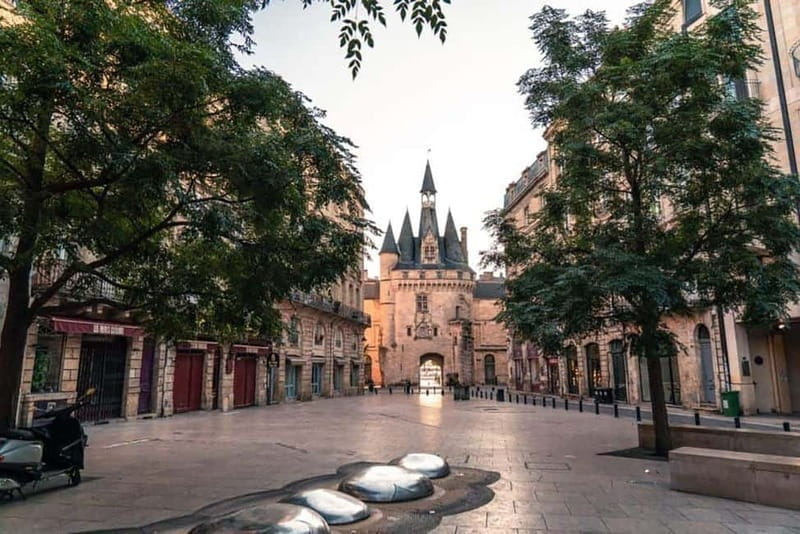 Bordeaux Awakens: Private Sunrise Serenity Morning Tour - Walking Through Bordeaux’s Landmarks in the Dawn Light