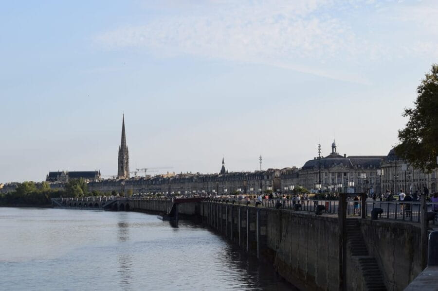 Bordeaux : see the whole city by bike - What’s included and what’s not?