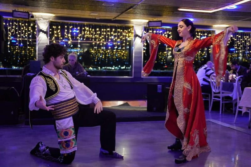 Bosphorus Dinner Cruise w/ Unlimited Drinks & Entertainment - The Scenic Voyage: Lighting and Landmarks