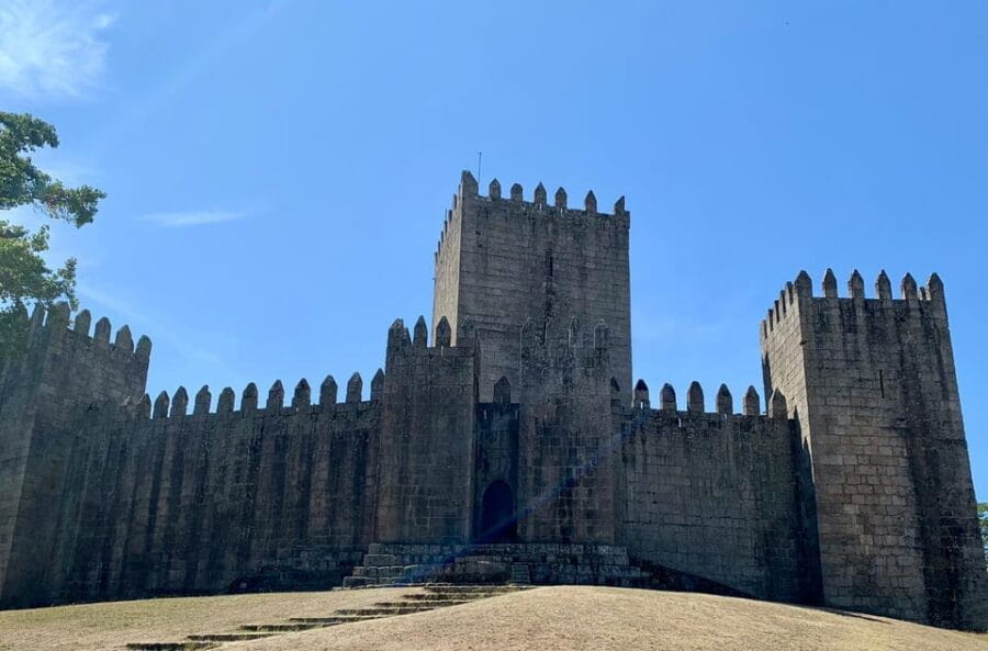 BRAGA E GUIMARÃES c/ Visit to a wine estate and wine tasting - The Itinerary: A Day Well Spent