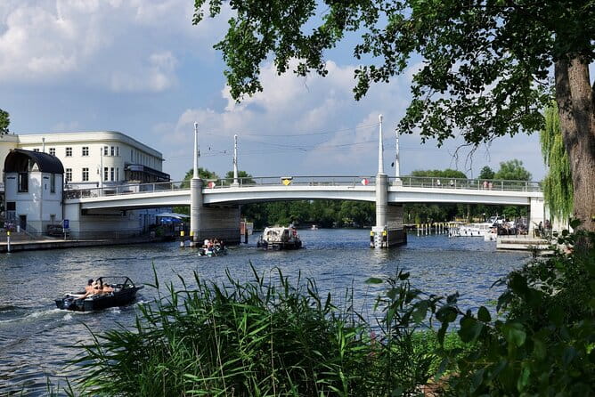 Brandenburg Scavenger Hunt and Sights Self-Guided Tour - Who Will Love This Tour?