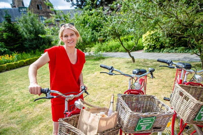 Bruges: Guided Retro Bike Tour of Highlights and Hidden Gems - Exploring Bruges on Two Wheels: An In-Depth Look