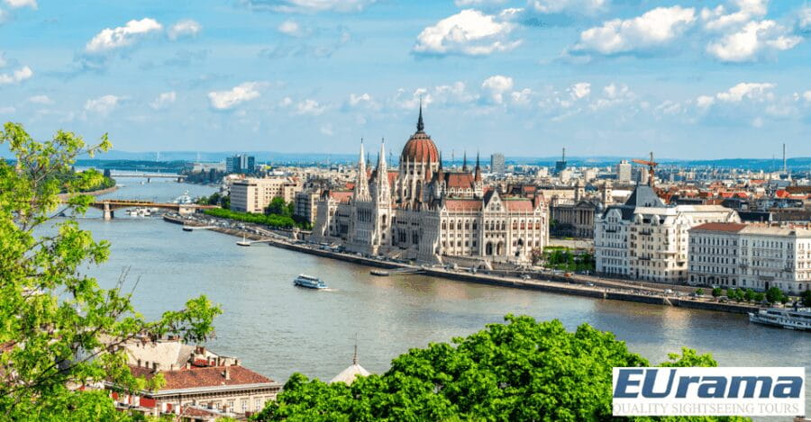 Budapest: 3-hour City Tour with Castle Walk + 1-hour Cruise - Exploring Budapest by Bus: Landmarks and Scenic Highlights