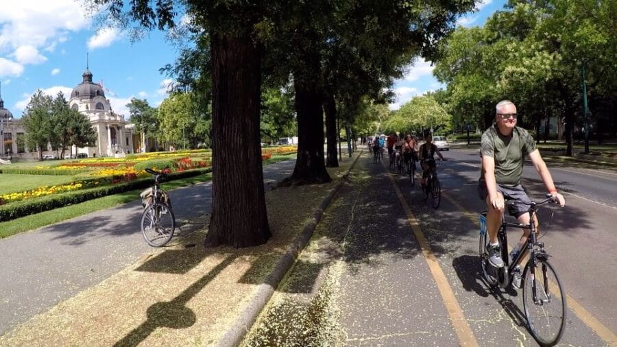 Budapest Highlights Bike Tour with a local guide - Who Will Love This Tour?