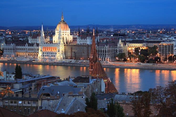 Budapest Highlights Self guided scavenger hunt and Walking Tour - Exploring Budapest’s Landmarks Through Puzzles