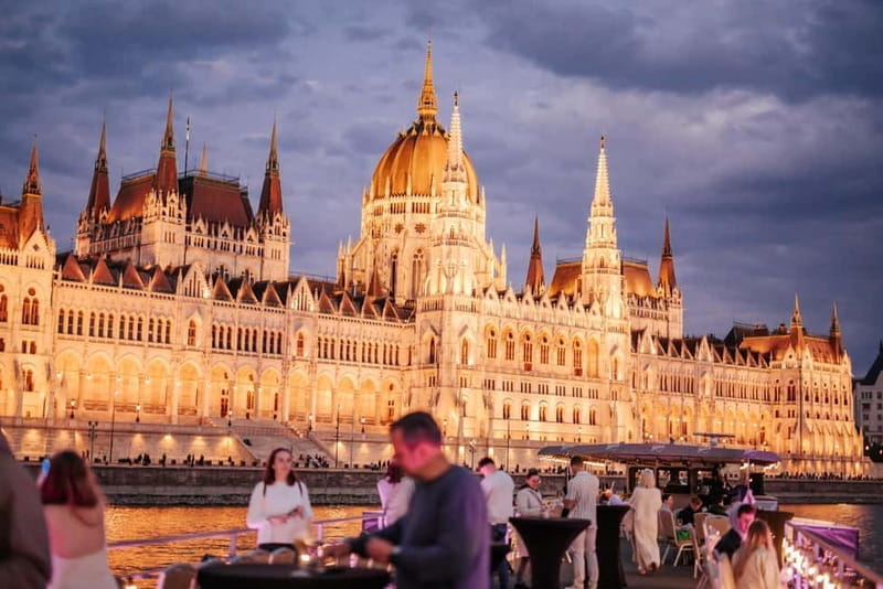 Budapest: Lotus Cruise with Unlimited Aperol and Prosecco - Discovering the Danube’s Best Sights