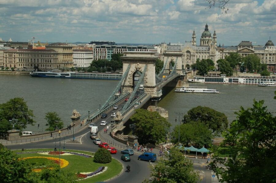 Budapest: Private 3-hour Guided City Tour by Bus - Exploring Budapest in Comfort and Style