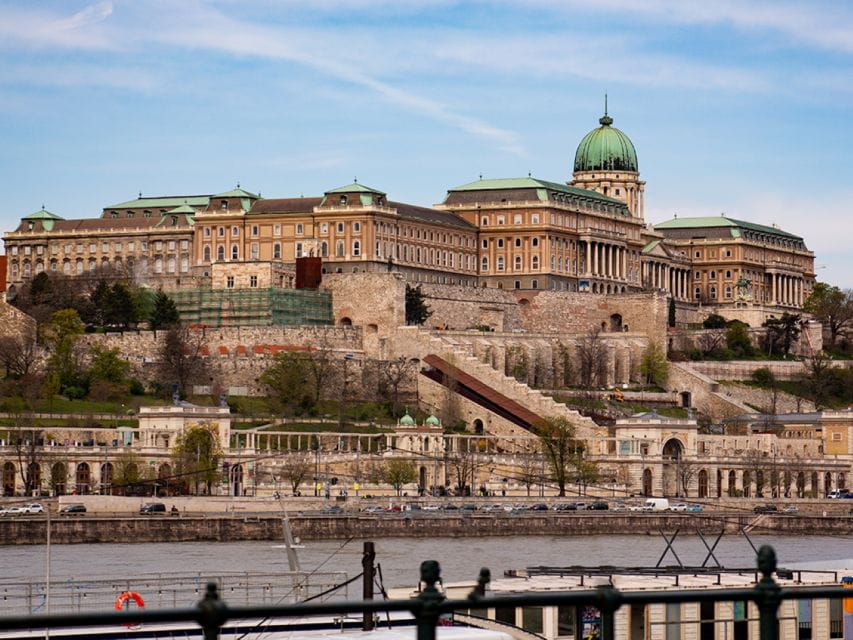 Budapest: Skyline Sightseeing Cruise with Parliament View - Exploring Budapest from the Water: The Experience in Detail