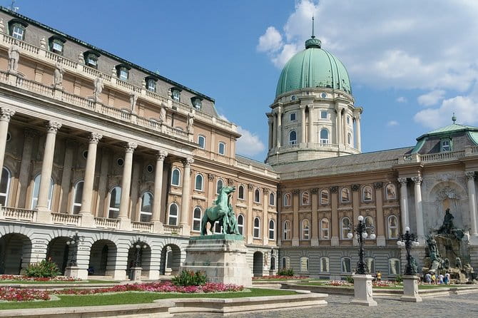 Budapest Small Group Day Trip from Vienna - Summary