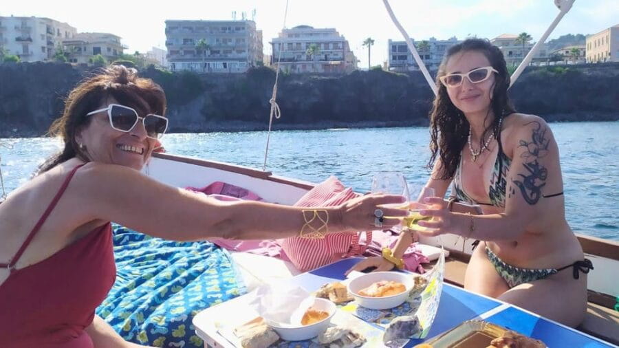 Buscemi, Aci Trezza, Acireale, Etna: with lunch and dinner - Price and Value