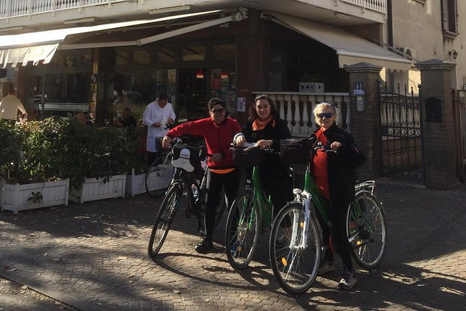 By bike on the Liberty Bridge - FAQ