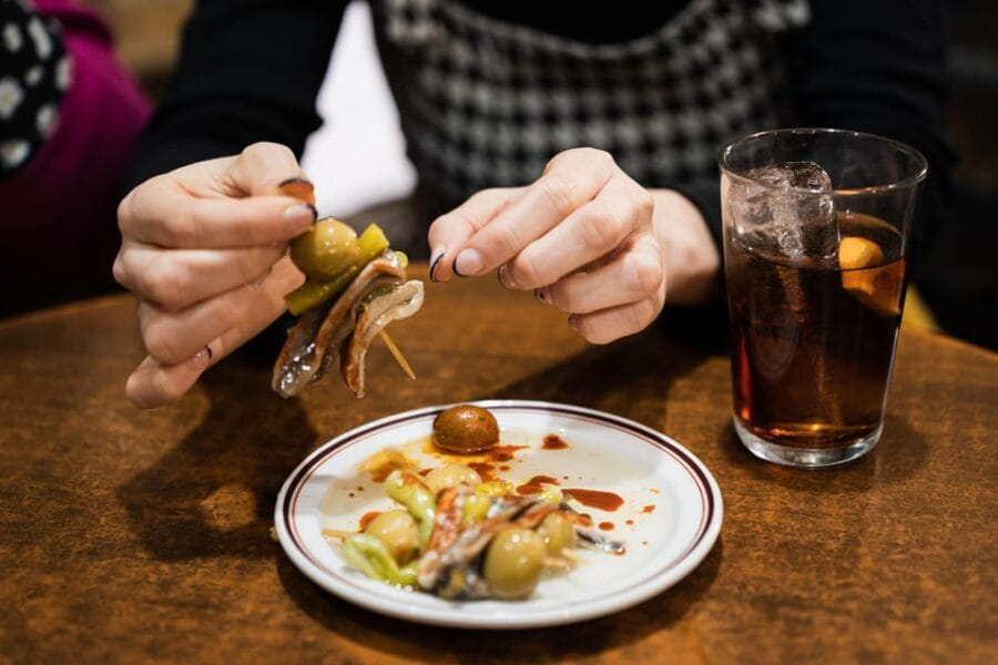 Cadiz Food Tour with Tapas & Drinks with a Local - Walking Through Cádiz: A Tapestry of Streets and Stories