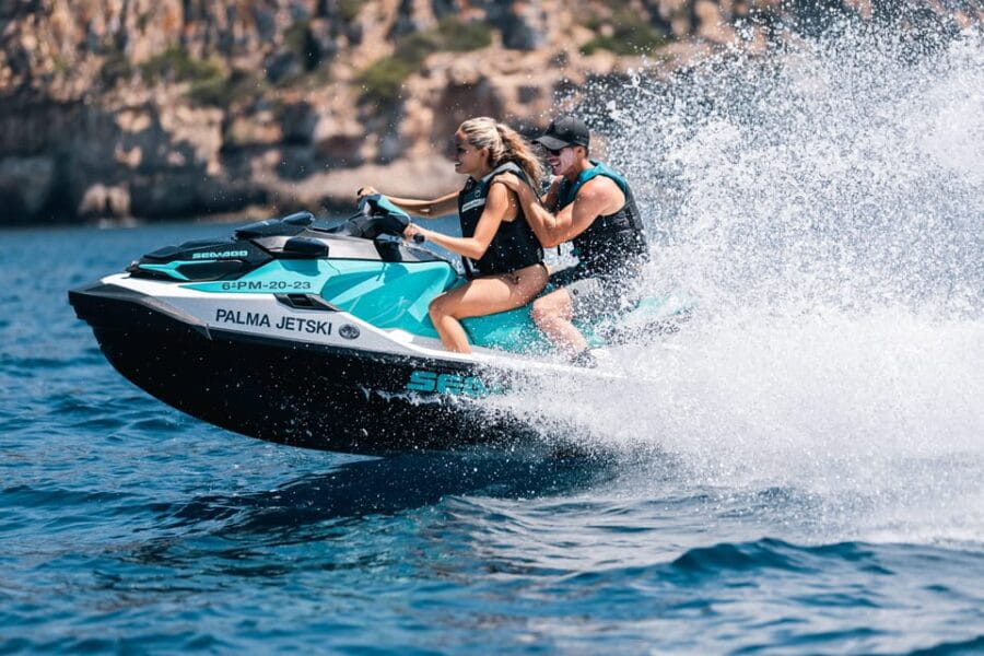 Calanova: Doble Jet Ski excursion with guide - The Experience: From Check-In to the Final Splash