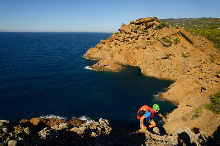 Calanques Cassis: Climbing Day Tour - Entering the World of Calanques Cassis: What the Experience Looks Like