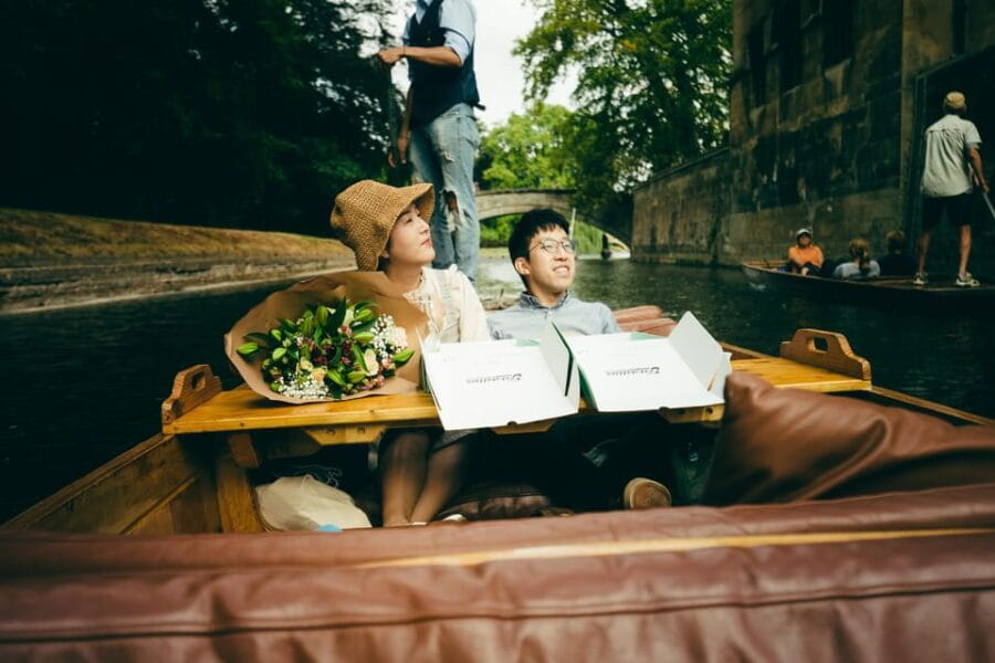 Cambridge: Shared Punting Tour with Guide - The Real Charm: Views and Stories