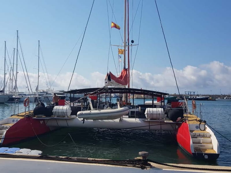 Cambrils/Salou: Coastline Catamaran 3h with drinks ,bed - The itinerary: From departure to lazy afternoon