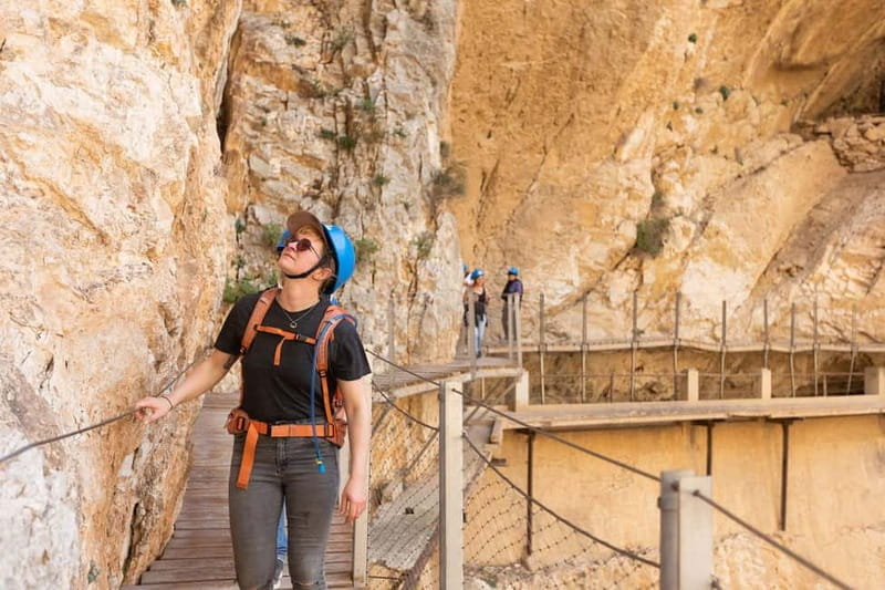 Caminito del Rey. Guided tour in Italian from El Chorro. - The Shuttle and the Safety Briefing