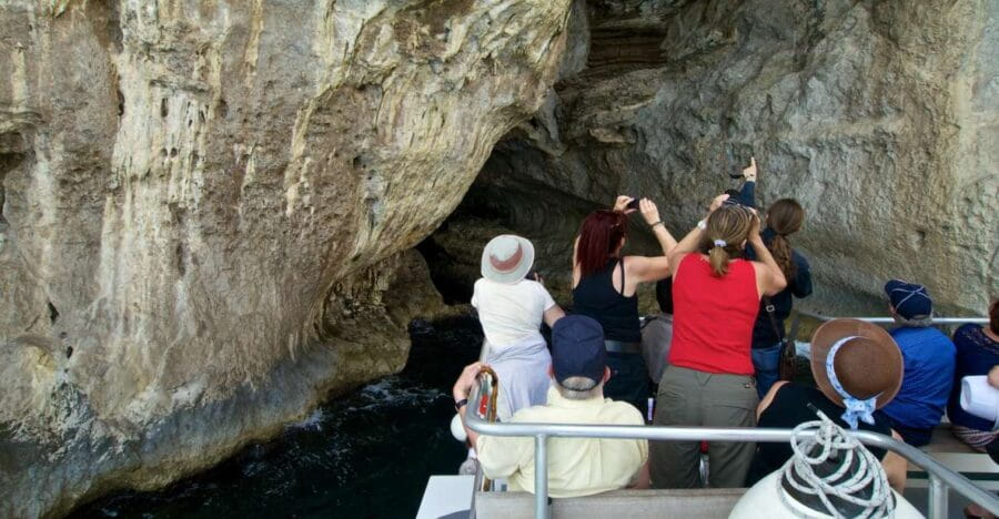 Capri: Island Sightseeing Tour with Blue Grotto Stop - The Blue Grotto Experience: Hit or Miss?