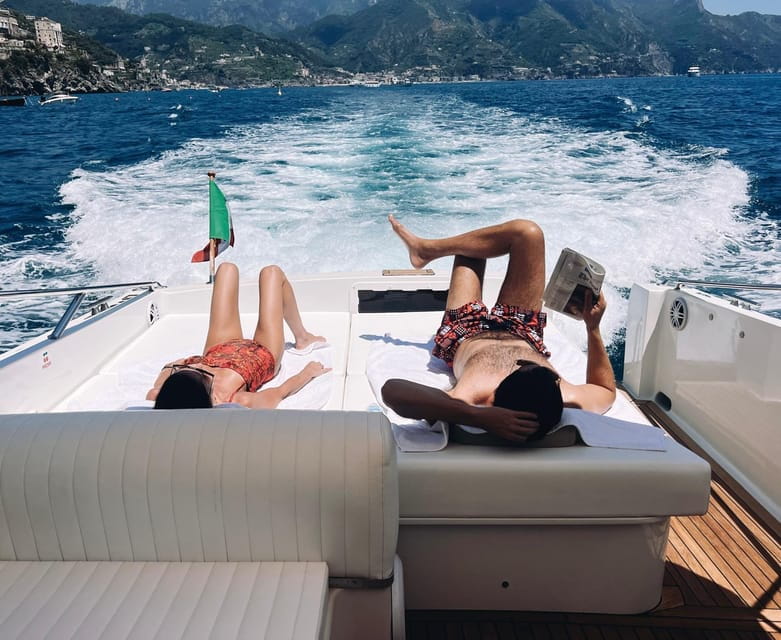 Capri: Private boat tour - Discovering Capri’s Grottoes and Rock Formations