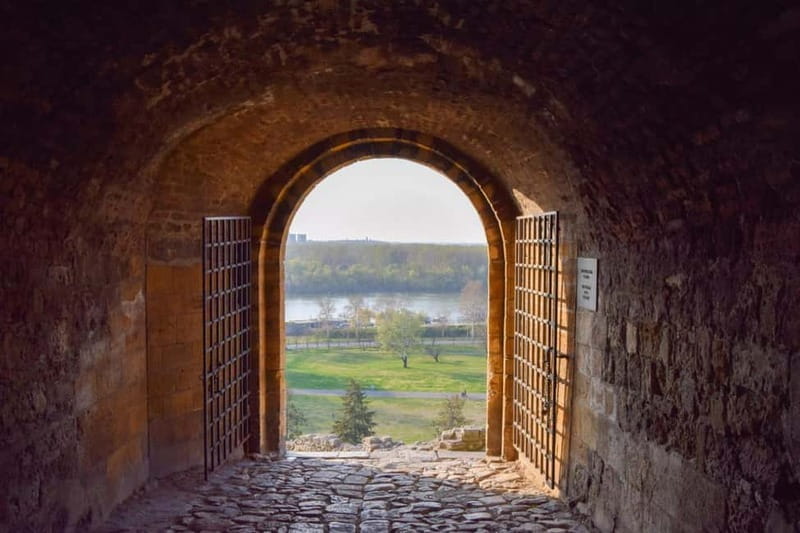 Captivating Belgrade Museums Walk with Insider Tales - Inside the Museums: What You Can Expect