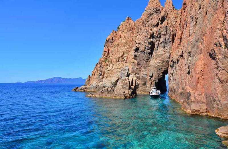 Cargèse: Calanques of Piana on a family boat - Who is this tour best for?