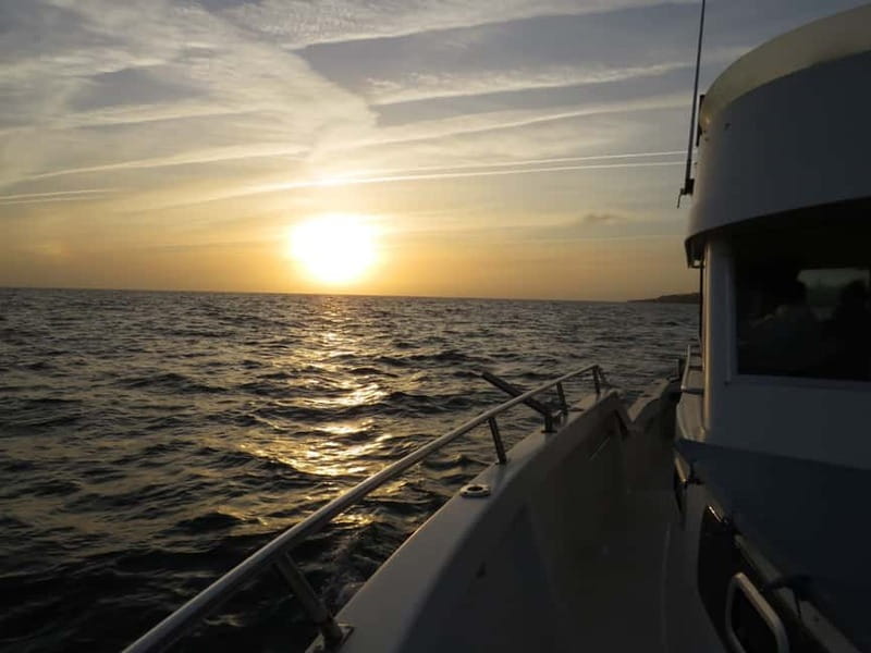 Cascais: Sunset Boat Trip with Welcome Drinks - Who This Trip Is Best For