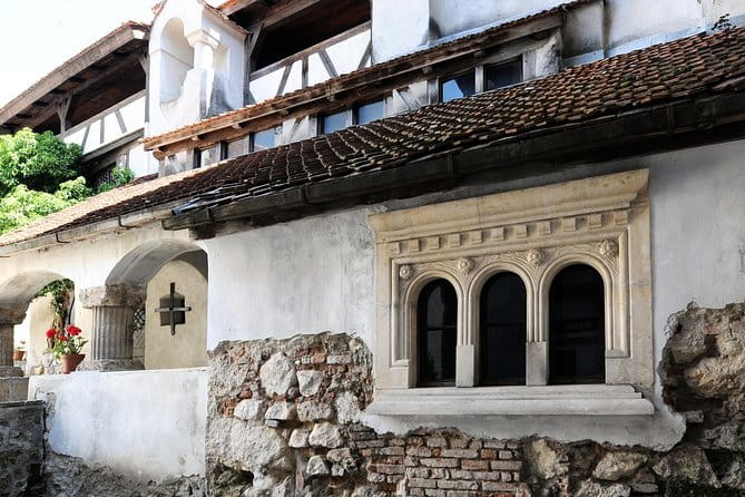 Castles of Transylvania - Small group tour from Bucharest - Brasov’s Medieval Charm – A Walk Through Time