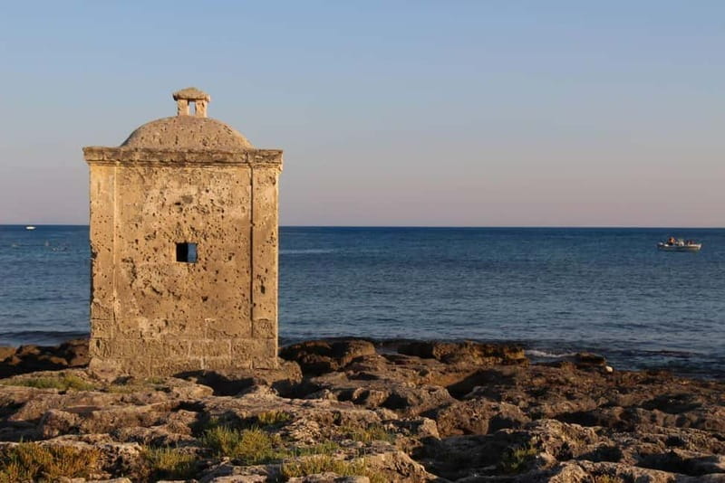 CAVES LEUCA TOUR WITH SKIPPER 3 HOURS - Discovering the Coastal Marvels of Santa Maria di Leuca